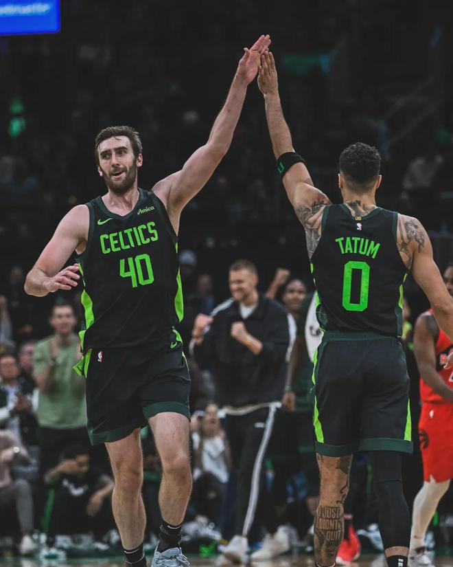 凯尔特人复出首战，引发争议状态火爆，猛龙成为焦点！