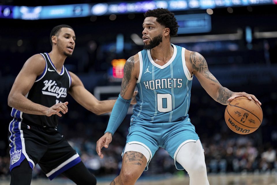 关于黄蜂陷入低谷，复出首战轰40分连败，国王球队命运悬念！的信息