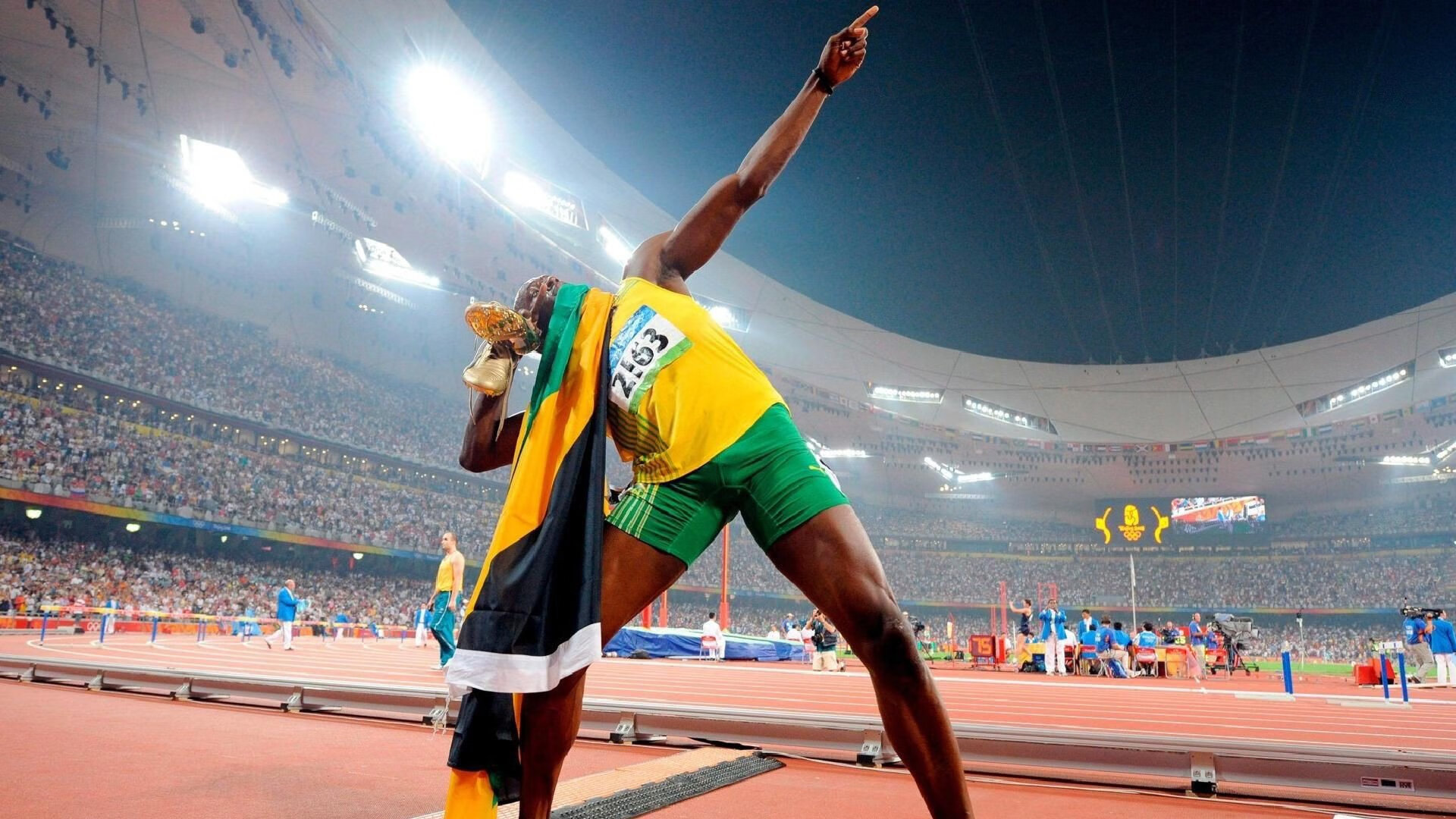 反败为胜首场状态出色，塞尔维亚队观众沸腾！塔图姆重返赛场观众掌声雷动