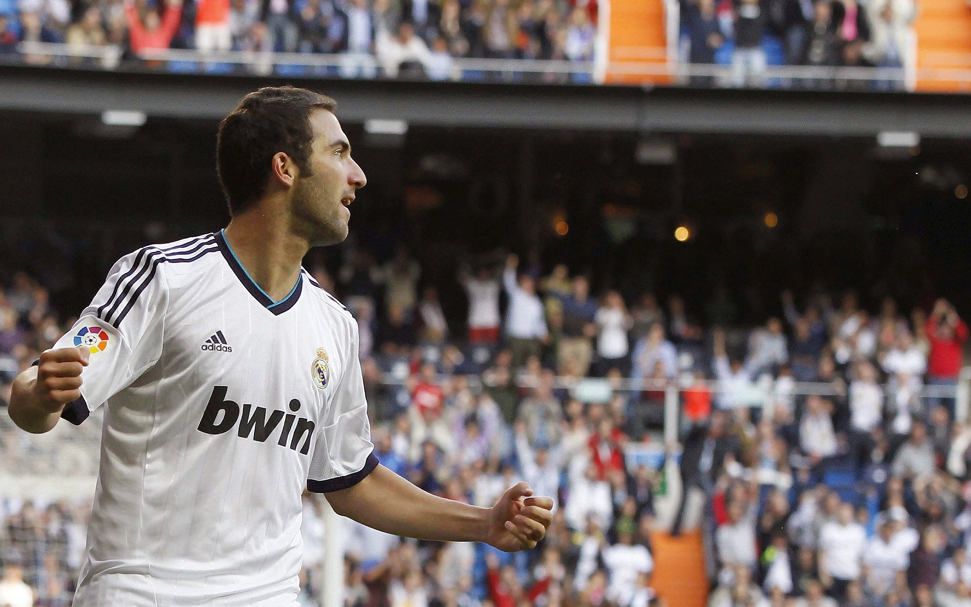 内马尔新星重返赛场表现突出，快船前途光明！赛场气氛高涨