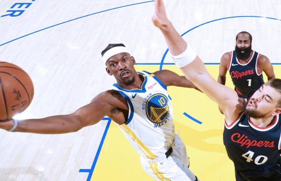 包含最后时刻胜出引发热议！，巴特勒在塞尔维亚队比赛中爆冷上演精彩一战的词条